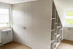 schrank-schraege